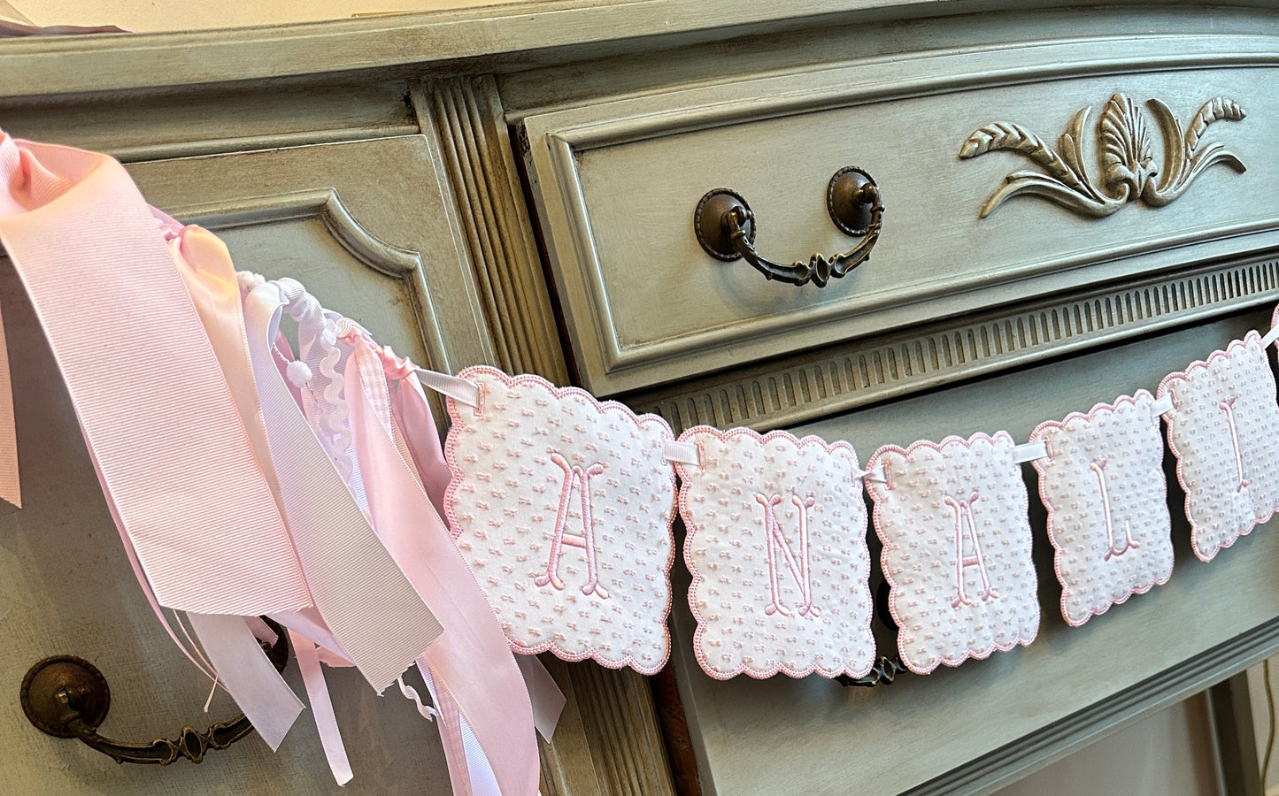 Scalloped Name Banner