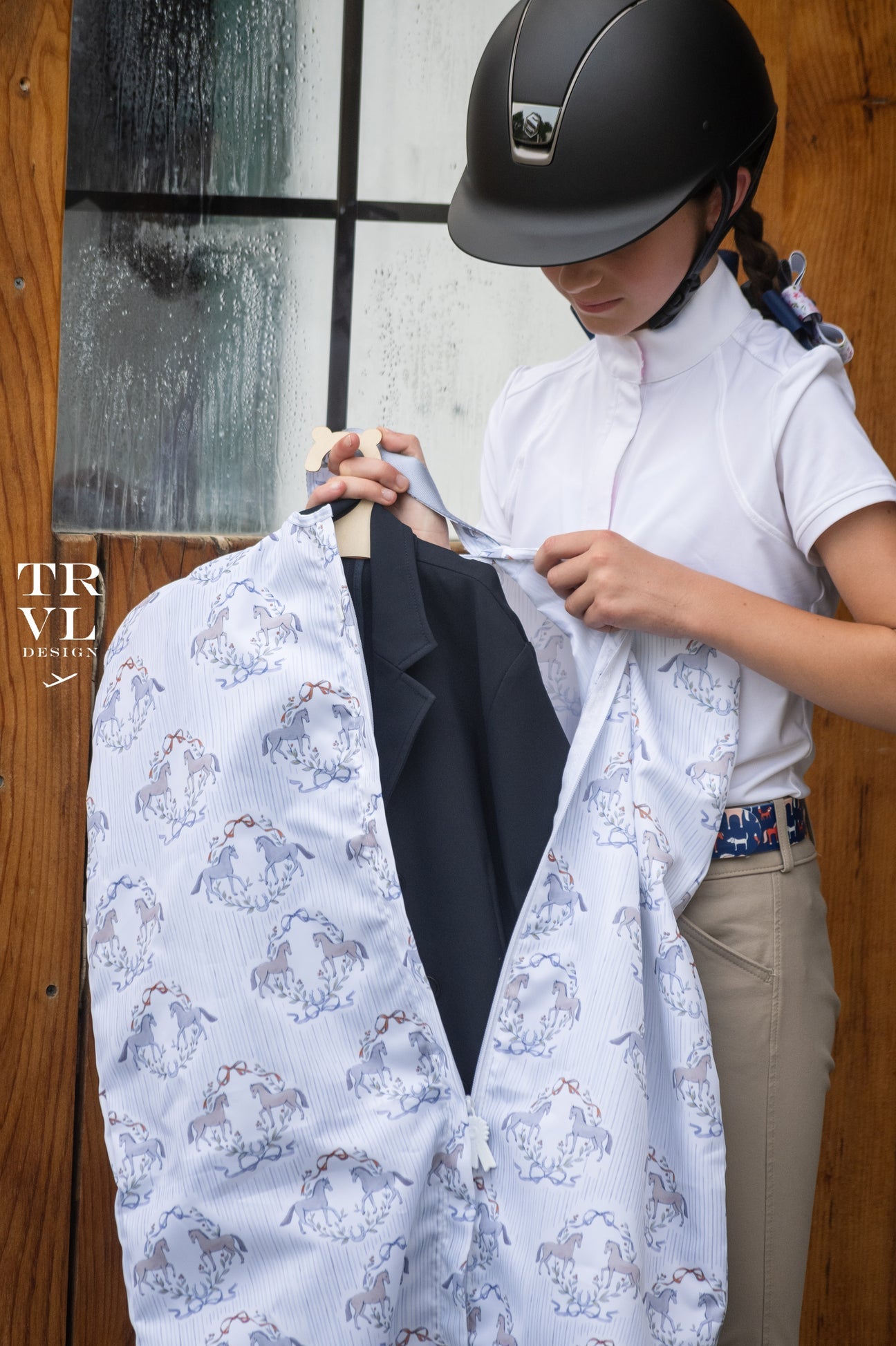 TRVL Garment Bag- Winners Circle